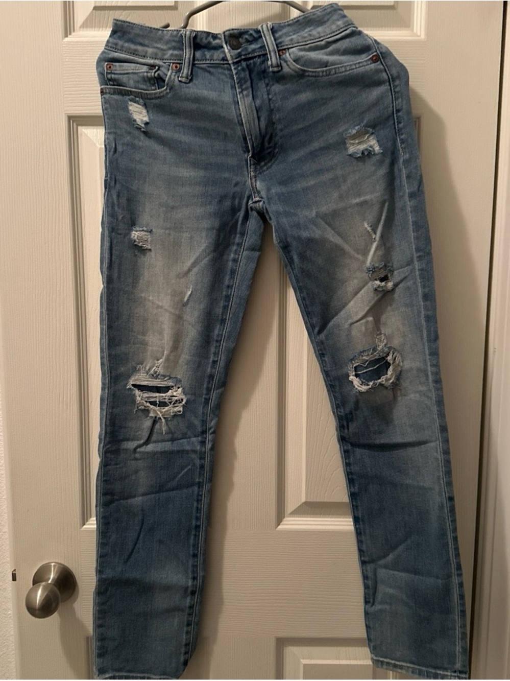 American Eagle Outfitters Women’s Skinny Distressed Light Blue Jeans
